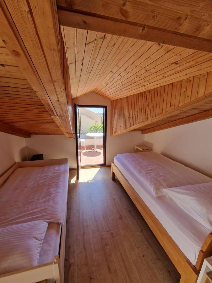Apartments Dara Рогозница Экстерьер фото